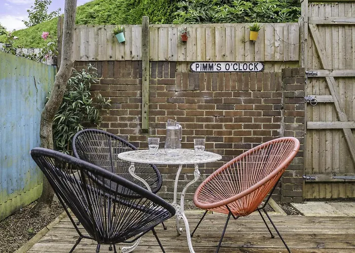 Sunset Townhouse With Free Parking