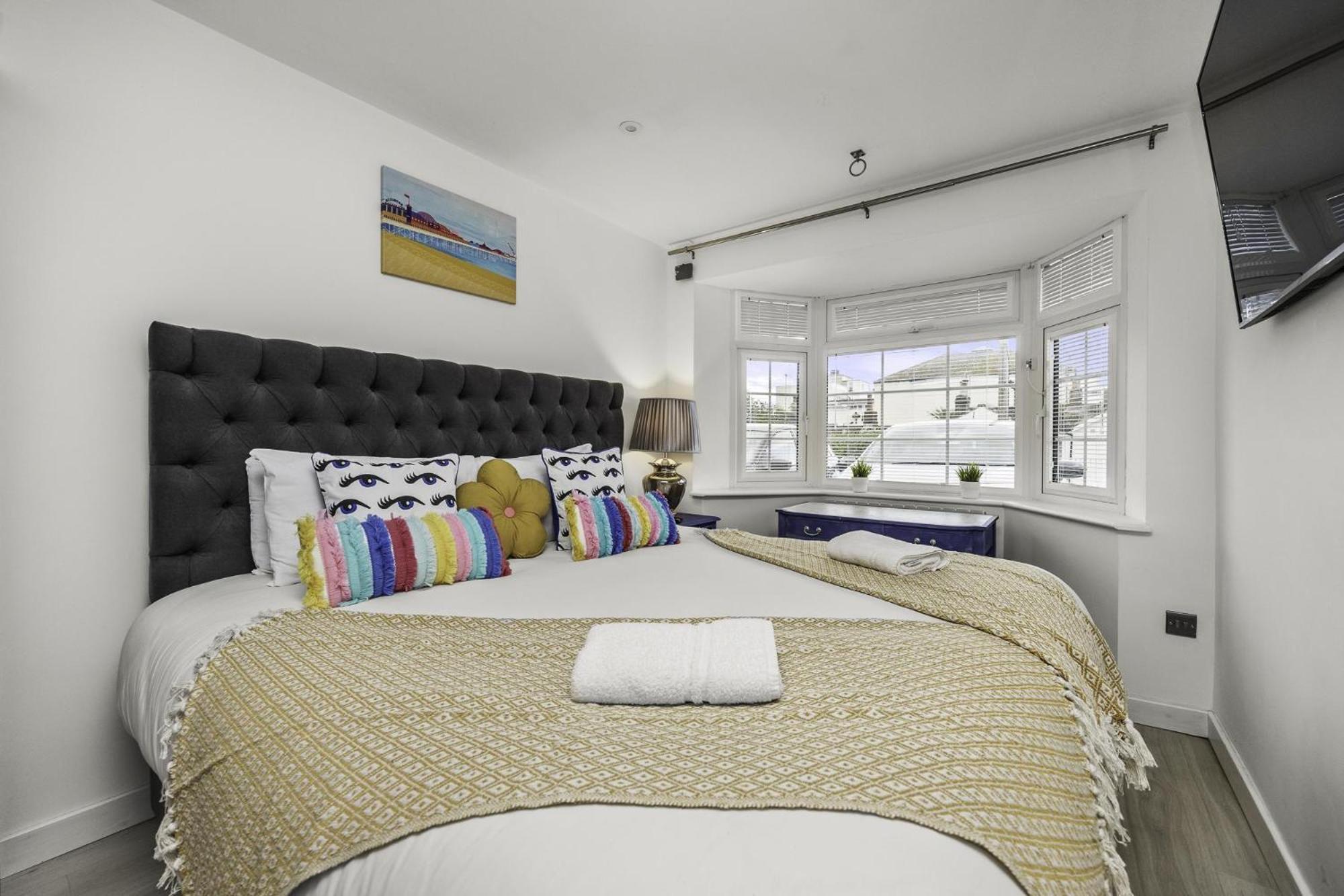 Holiday home Sunset Townhouse With Free Parking *