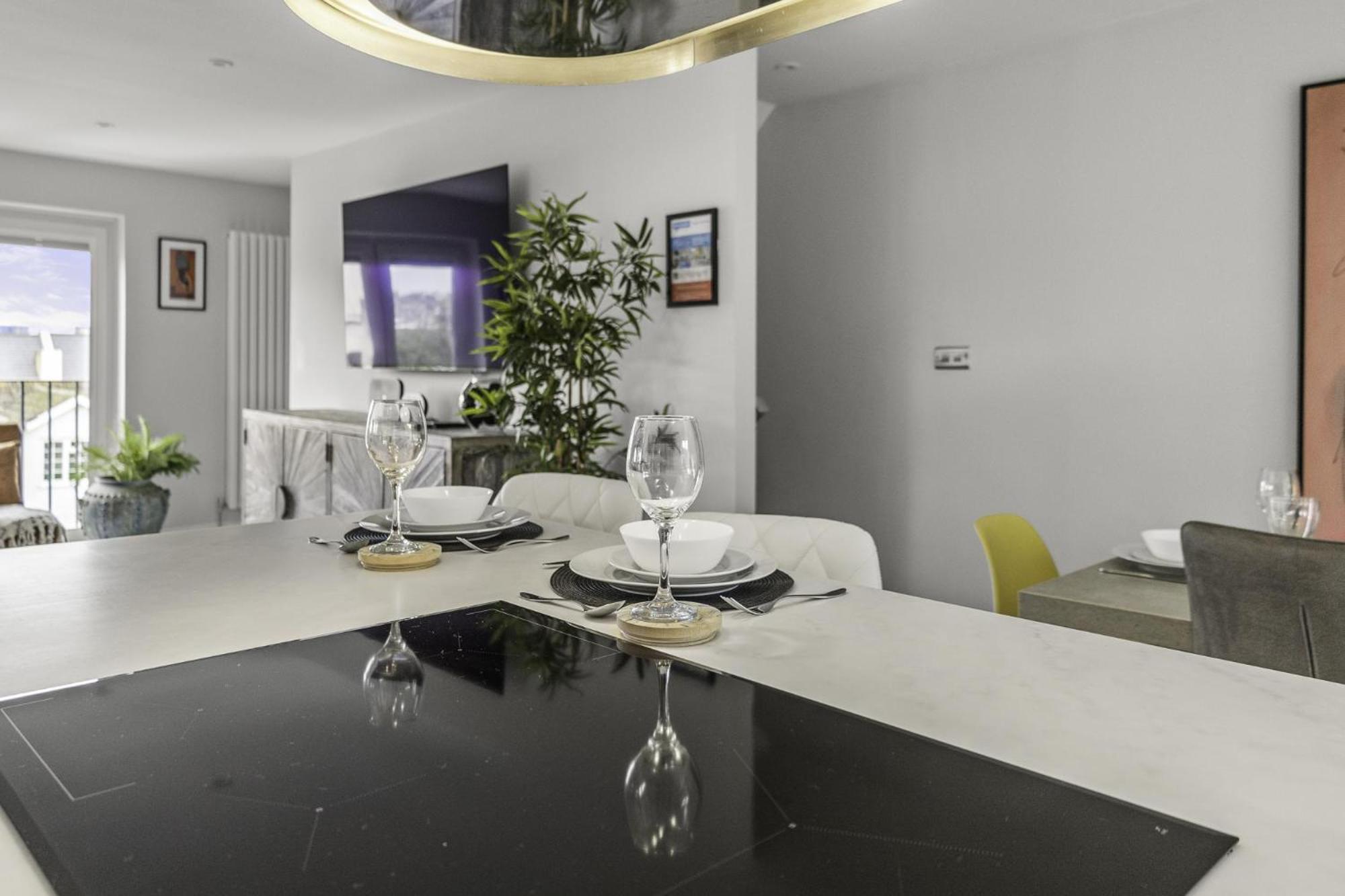 Sunset Townhouse With Free Parking Holiday home *